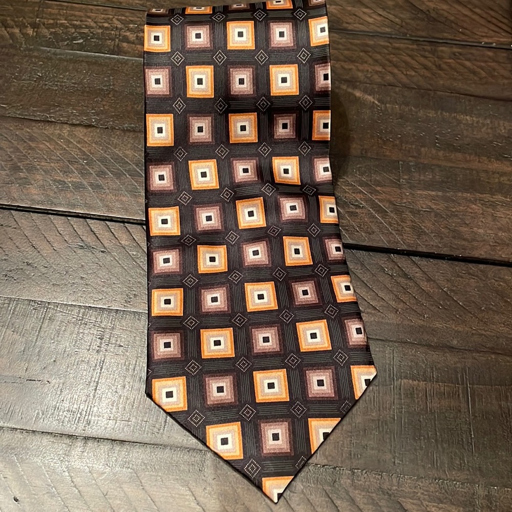 Croft & Barrow silk tie.